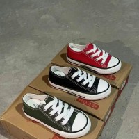 40,000 pairs of 25-36 vulcanized shoes (125)
